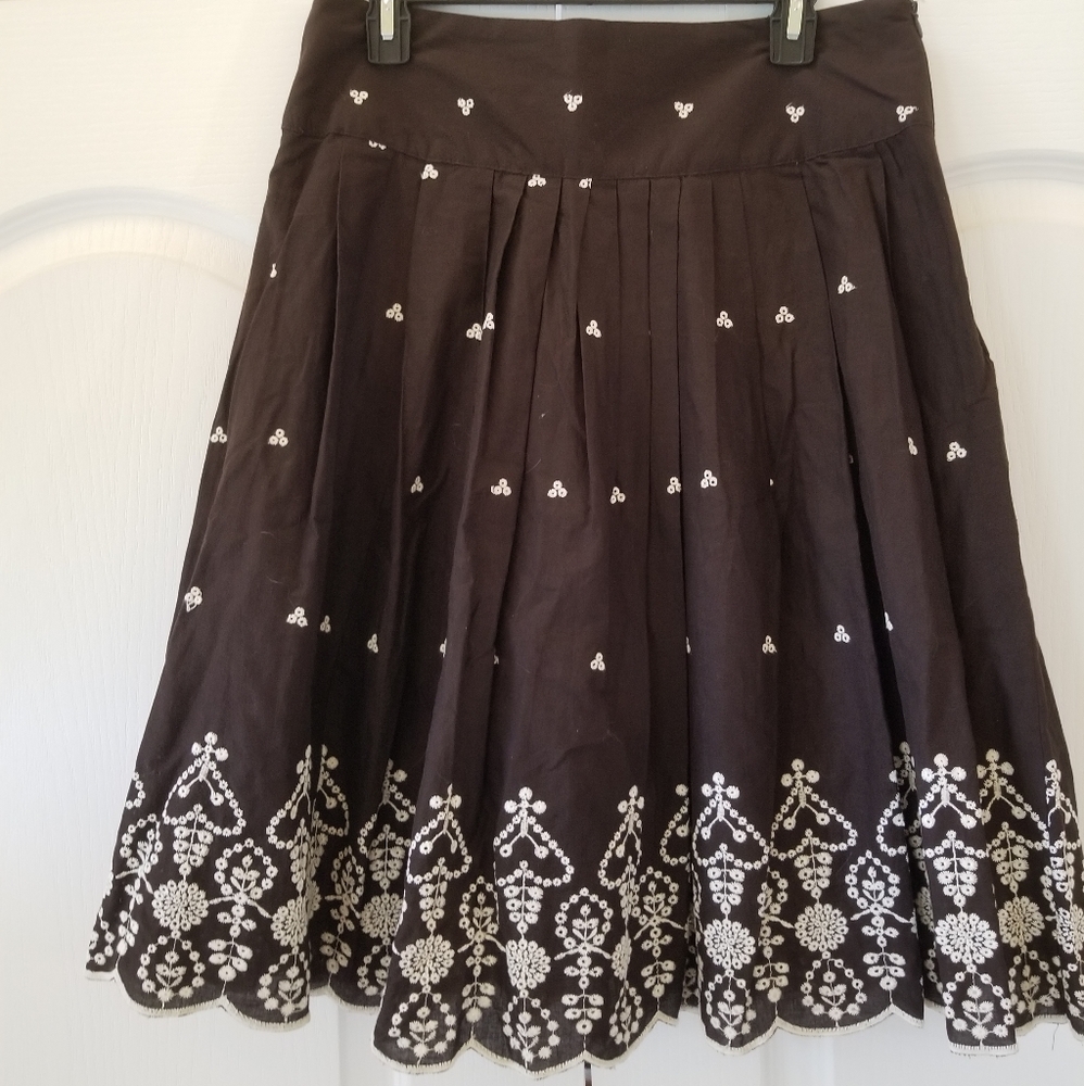 Brown embroidered skirt